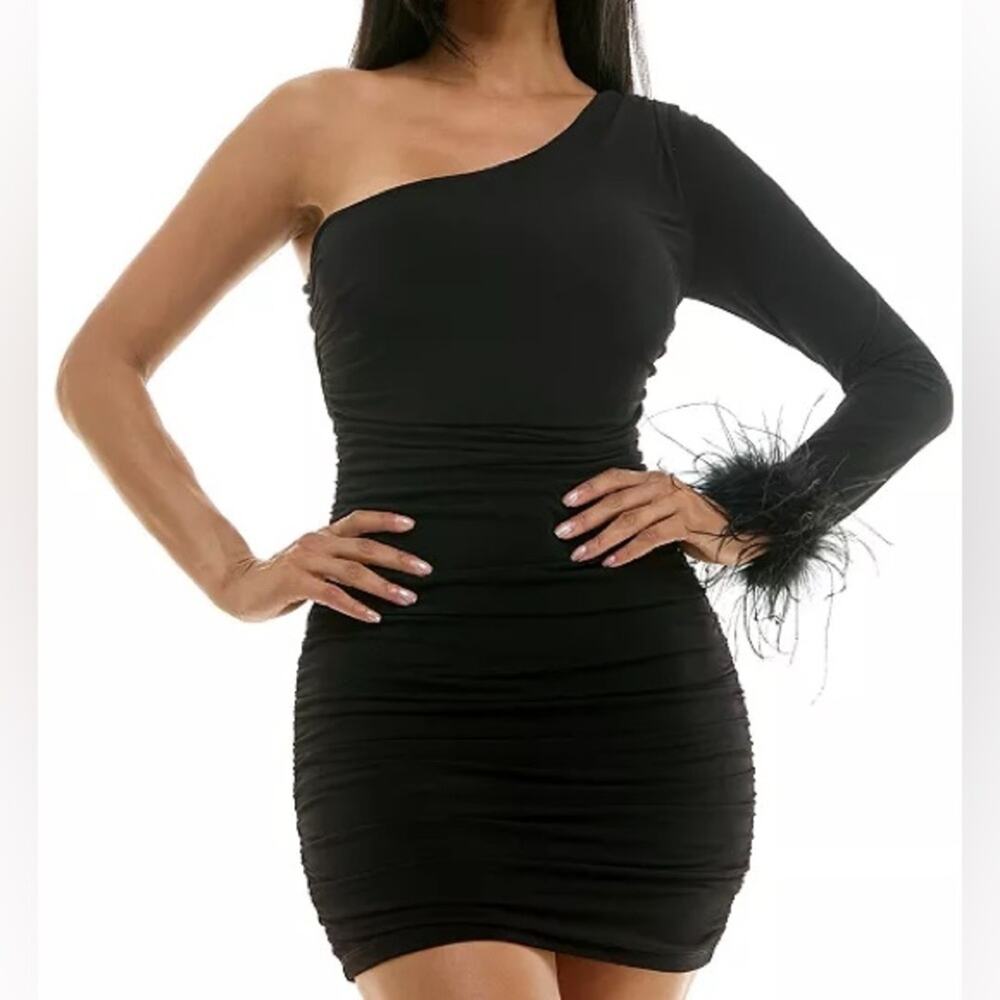 City Studios Juniors' Asymmetric One-Sleeve Feather-Trim Ruched Bodycon Dress XS